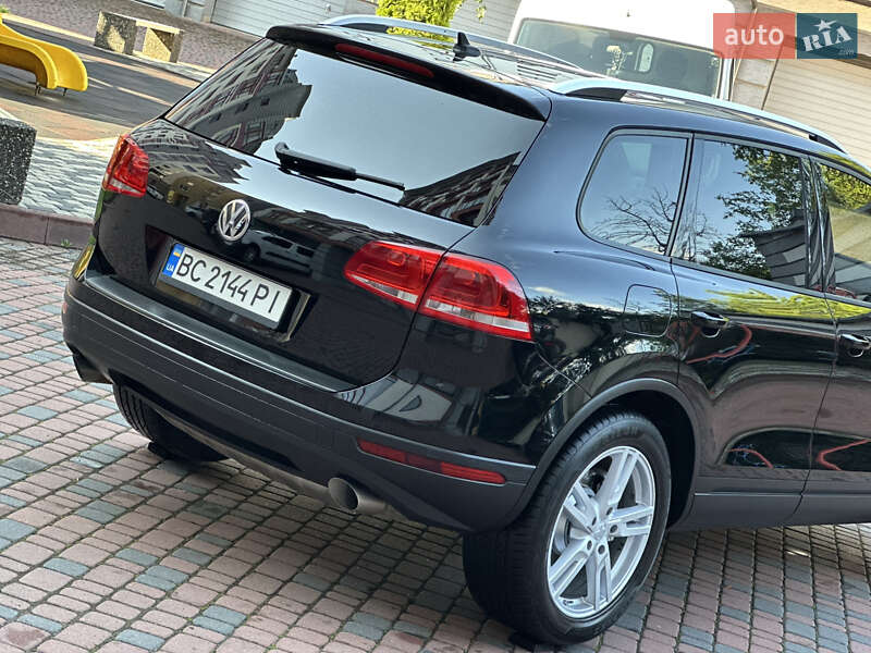 Позашляховик / Кросовер Volkswagen Touareg 2012 в Івано-Франківську