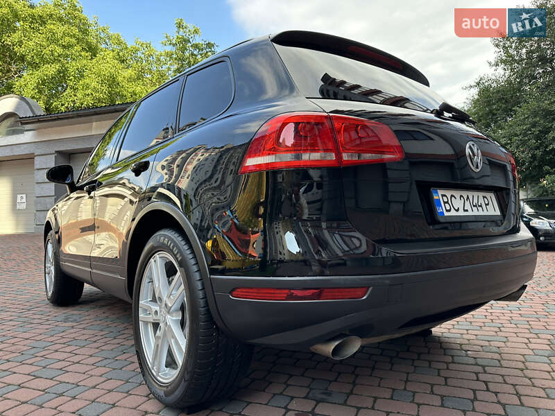 Позашляховик / Кросовер Volkswagen Touareg 2012 в Івано-Франківську