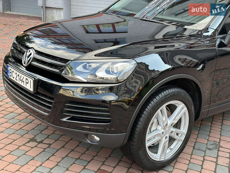 Позашляховик / Кросовер Volkswagen Touareg 2012 в Івано-Франківську