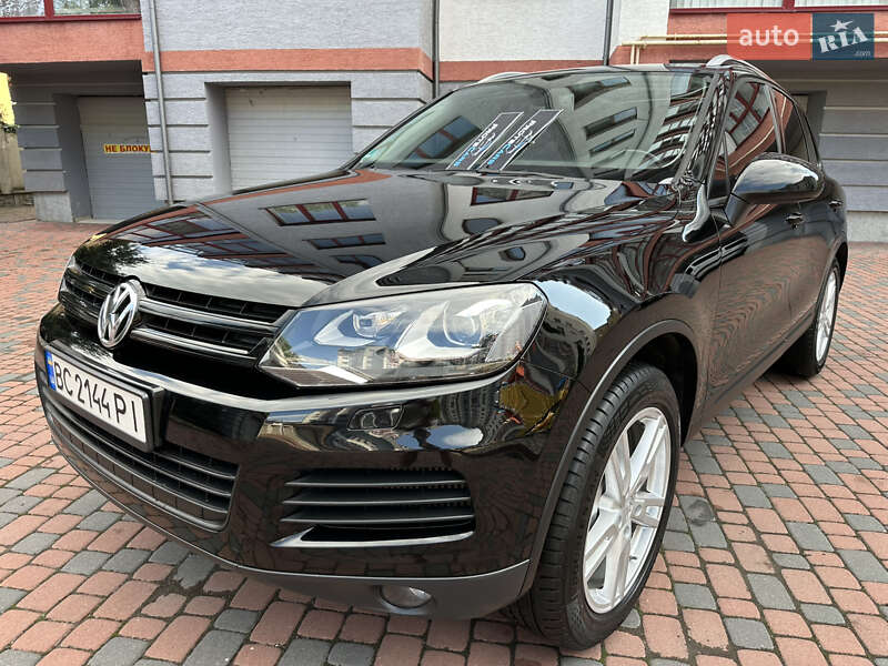 Позашляховик / Кросовер Volkswagen Touareg 2012 в Івано-Франківську