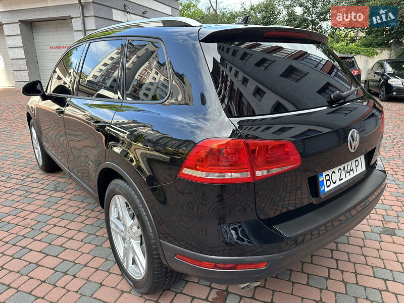 Позашляховик / Кросовер Volkswagen Touareg 2012 в Івано-Франківську