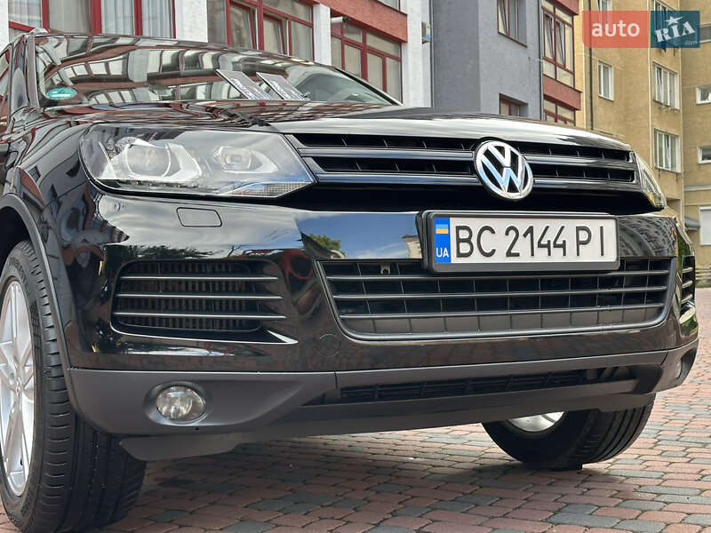 Позашляховик / Кросовер Volkswagen Touareg 2012 в Івано-Франківську