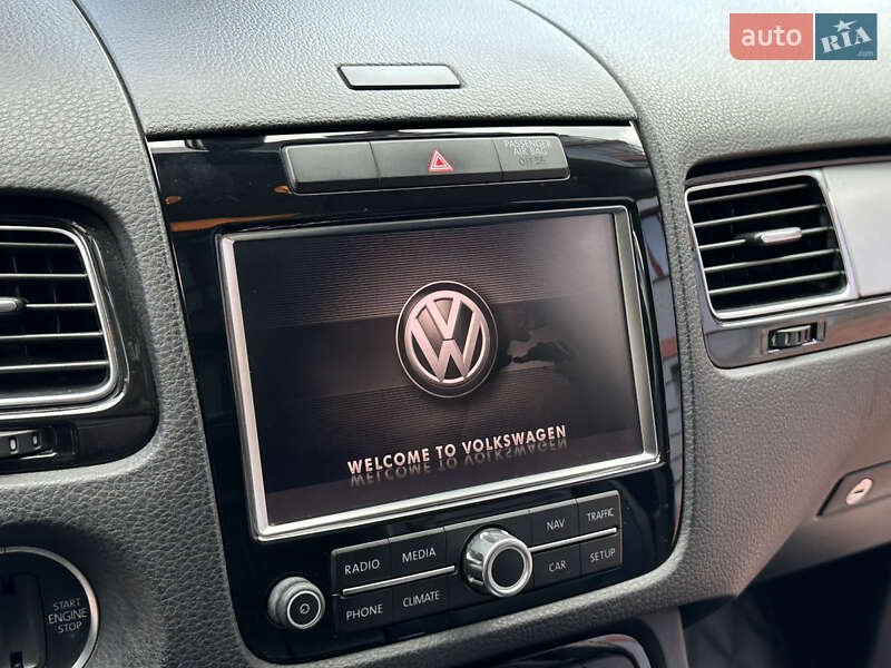 Позашляховик / Кросовер Volkswagen Touareg 2012 в Івано-Франківську