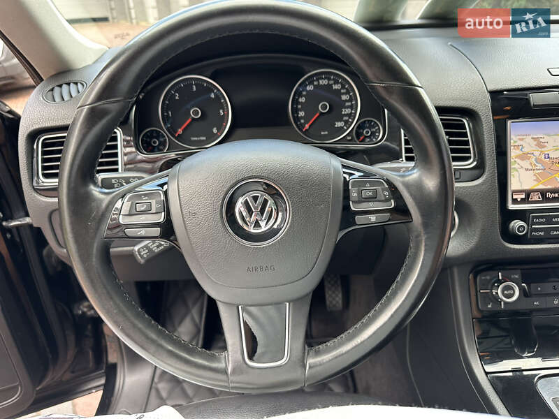 Позашляховик / Кросовер Volkswagen Touareg 2012 в Івано-Франківську