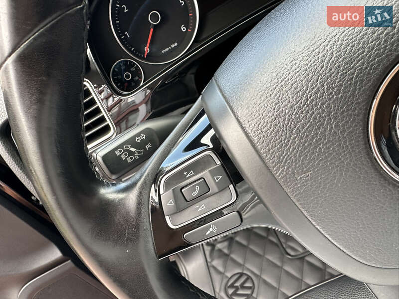 Позашляховик / Кросовер Volkswagen Touareg 2012 в Івано-Франківську
