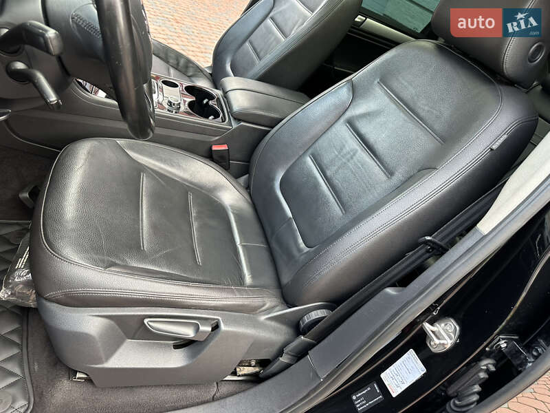 Позашляховик / Кросовер Volkswagen Touareg 2012 в Івано-Франківську