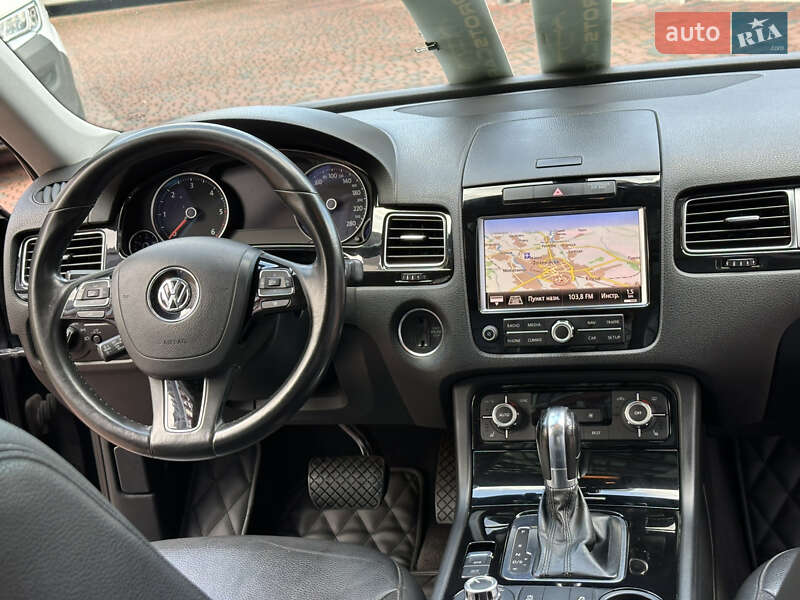 Позашляховик / Кросовер Volkswagen Touareg 2012 в Івано-Франківську