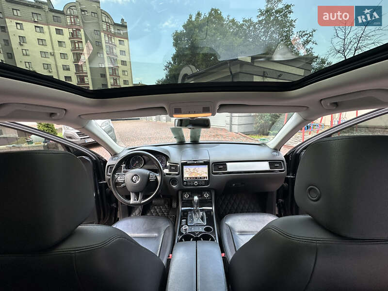 Позашляховик / Кросовер Volkswagen Touareg 2012 в Івано-Франківську