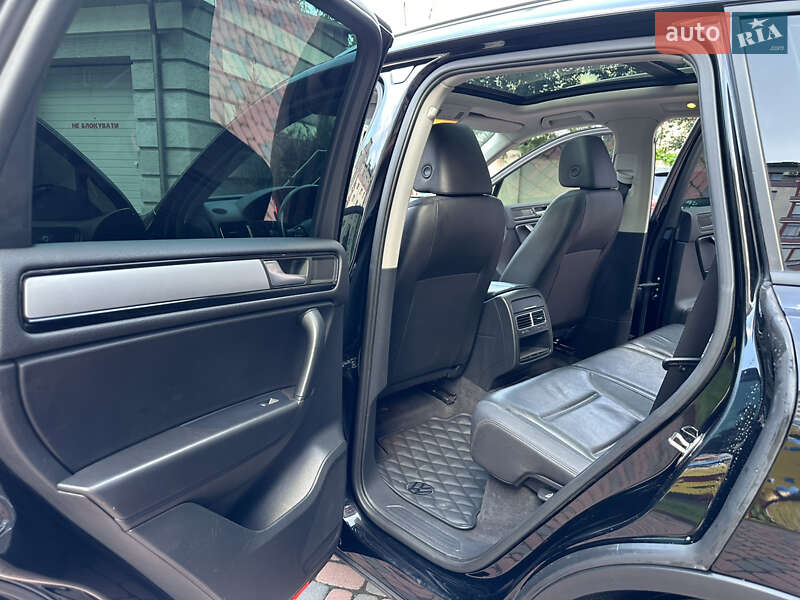 Позашляховик / Кросовер Volkswagen Touareg 2012 в Івано-Франківську