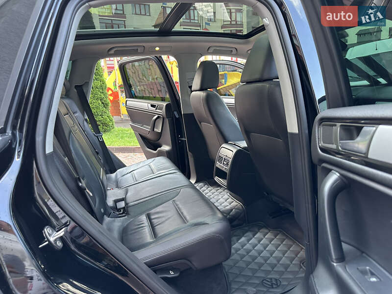 Позашляховик / Кросовер Volkswagen Touareg 2012 в Івано-Франківську