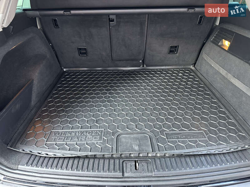 Позашляховик / Кросовер Volkswagen Touareg 2012 в Івано-Франківську