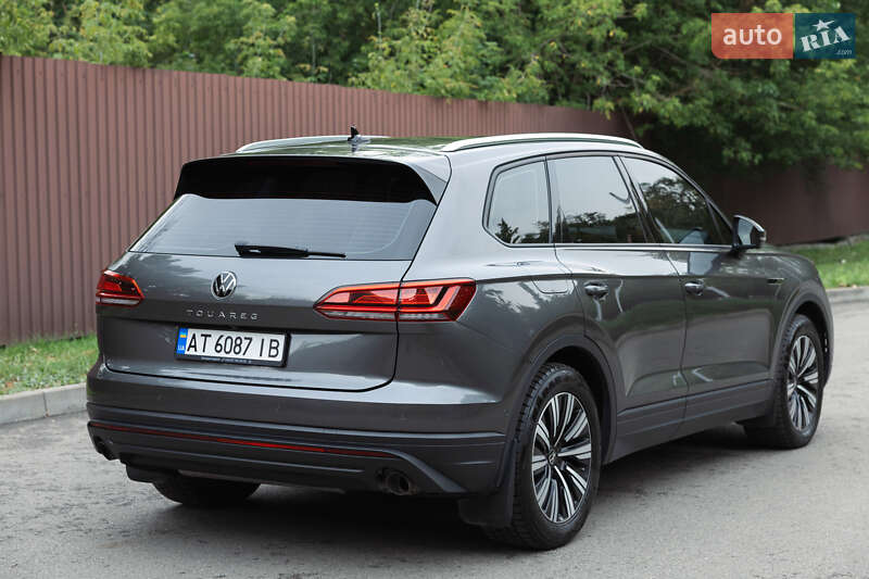 Позашляховик / Кросовер Volkswagen Touareg 2021 в Харкові