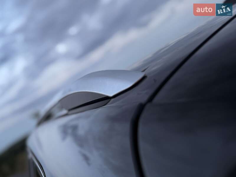 Внедорожник / Кроссовер Volkswagen Touareg 2013 в Ровно