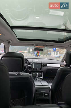 Внедорожник / Кроссовер Volkswagen Touareg 2011 в 