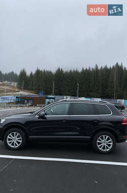 Внедорожник / Кроссовер Volkswagen Touareg 2011 в 