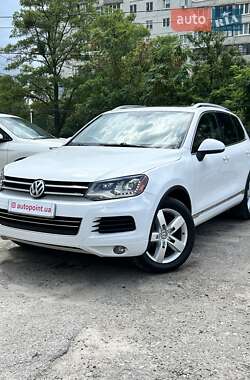 Внедорожник / Кроссовер Volkswagen Touareg 2014 в Сумах