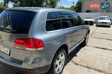 Внедорожник / Кроссовер Volkswagen Touareg 2004 в 