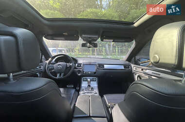 Внедорожник / Кроссовер Volkswagen Touareg 2015 в 