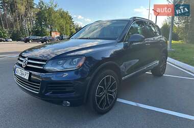 Внедорожник / Кроссовер Volkswagen Touareg 2011 в 