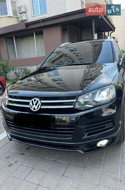 Позашляховик / Кросовер Volkswagen Touareg 2011 в Черкасах