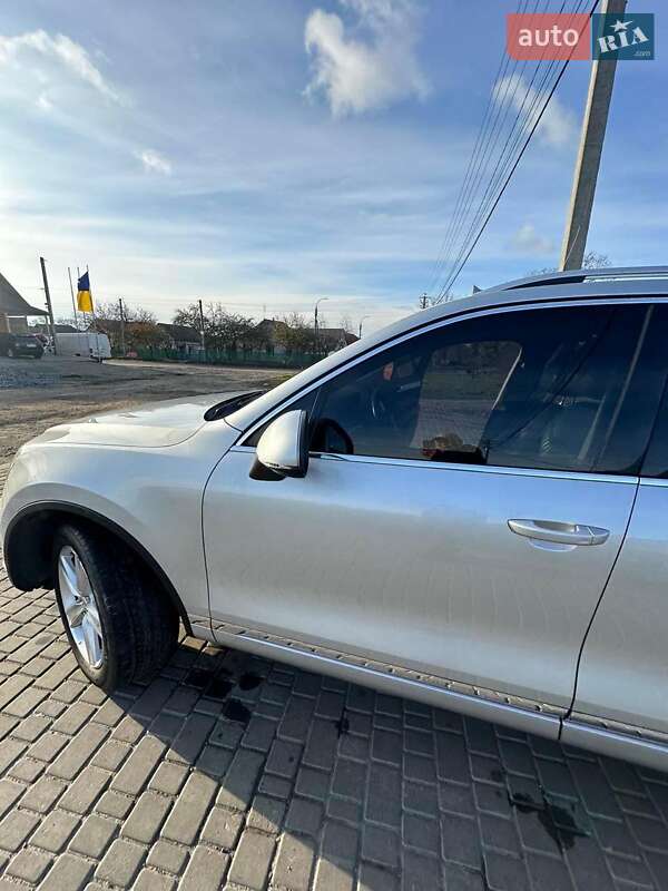 Внедорожник / Кроссовер Volkswagen Touareg 2013 в Умани фото 3 Внедорожник / Кроссовер Volkswagen Touareg 2013 в Умани
