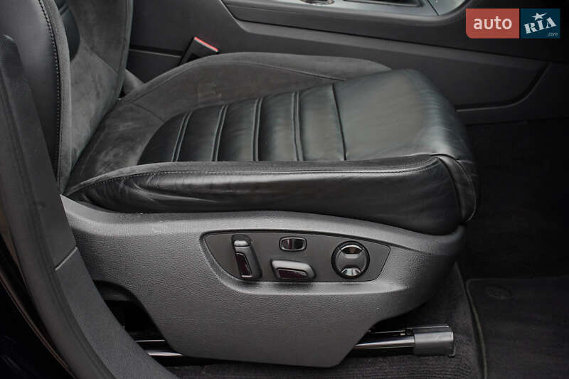 Внедорожник / Кроссовер Volkswagen Touareg 2014 в Житомире