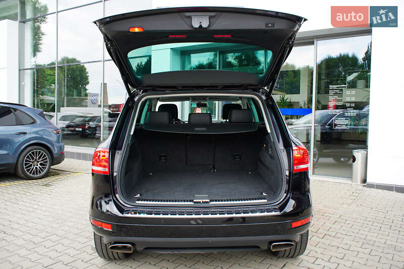 Внедорожник / Кроссовер Volkswagen Touareg 2014 в Житомире