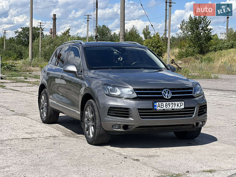 Внедорожник / Кроссовер Volkswagen Touareg 2012 в Жмеринке
