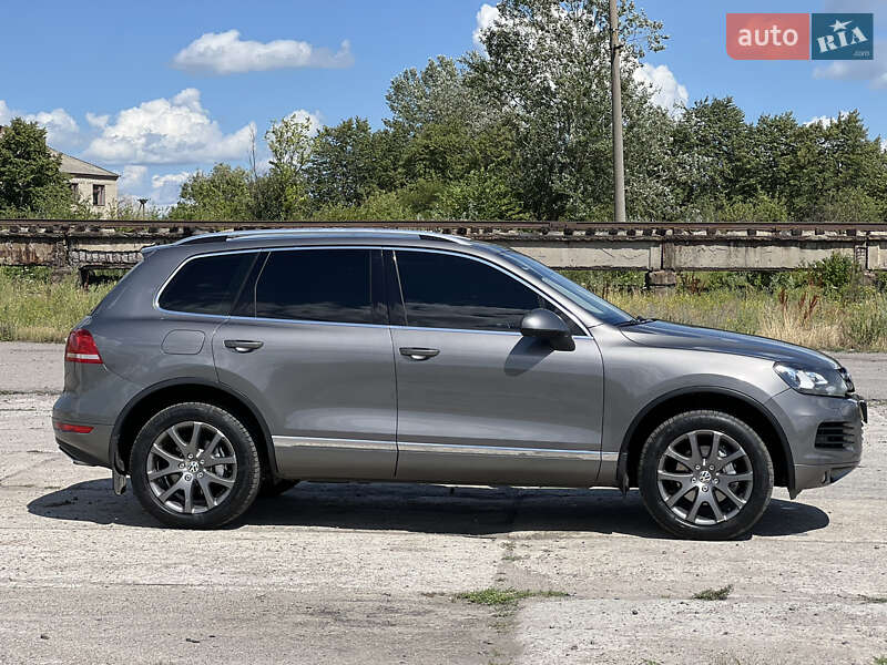 Внедорожник / Кроссовер Volkswagen Touareg 2012 в Жмеринке