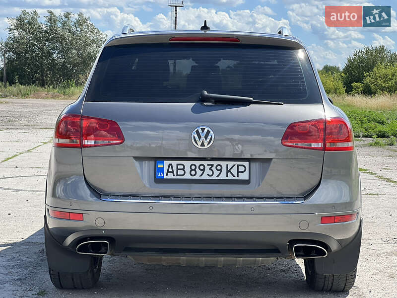 Внедорожник / Кроссовер Volkswagen Touareg 2012 в Жмеринке