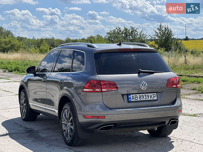 Внедорожник / Кроссовер Volkswagen Touareg 2012 в Жмеринке