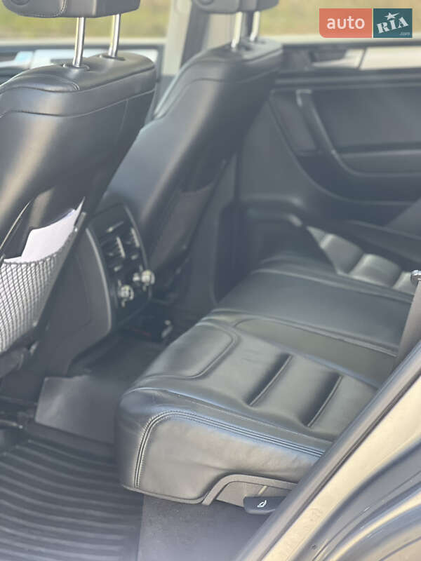 Внедорожник / Кроссовер Volkswagen Touareg 2012 в Жмеринке