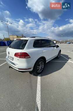 Внедорожник / Кроссовер Volkswagen Touareg 2016 в Каменец-Подольском