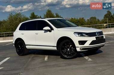 Внедорожник / Кроссовер Volkswagen Touareg 2017 в Киеве