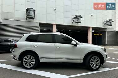 Внедорожник / Кроссовер Volkswagen Touareg 2016 в 