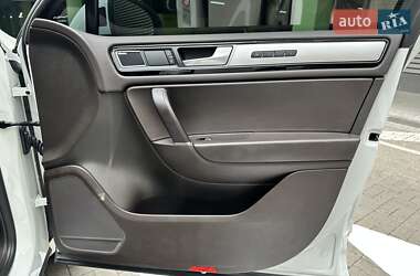 Внедорожник / Кроссовер Volkswagen Touareg 2016 в 