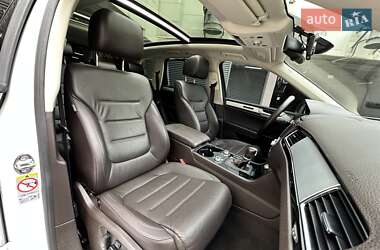Внедорожник / Кроссовер Volkswagen Touareg 2016 в 