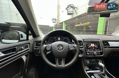 Внедорожник / Кроссовер Volkswagen Touareg 2016 в 