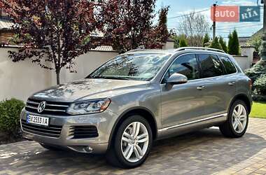 Внедорожник / Кроссовер Volkswagen Touareg 2014 в Виннице