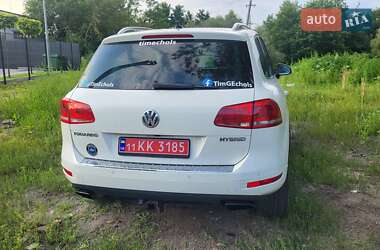 Внедорожник / Кроссовер Volkswagen Touareg 2011 в 