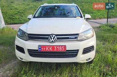 Внедорожник / Кроссовер Volkswagen Touareg 2011 в 