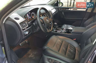 Внедорожник / Кроссовер Volkswagen Touareg 2014 в 