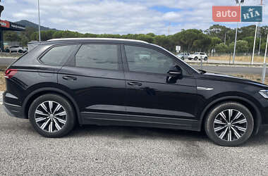 Внедорожник / Кроссовер Volkswagen Touareg 2020 в 