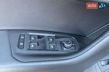 Внедорожник / Кроссовер Volkswagen Touareg 2019 в 