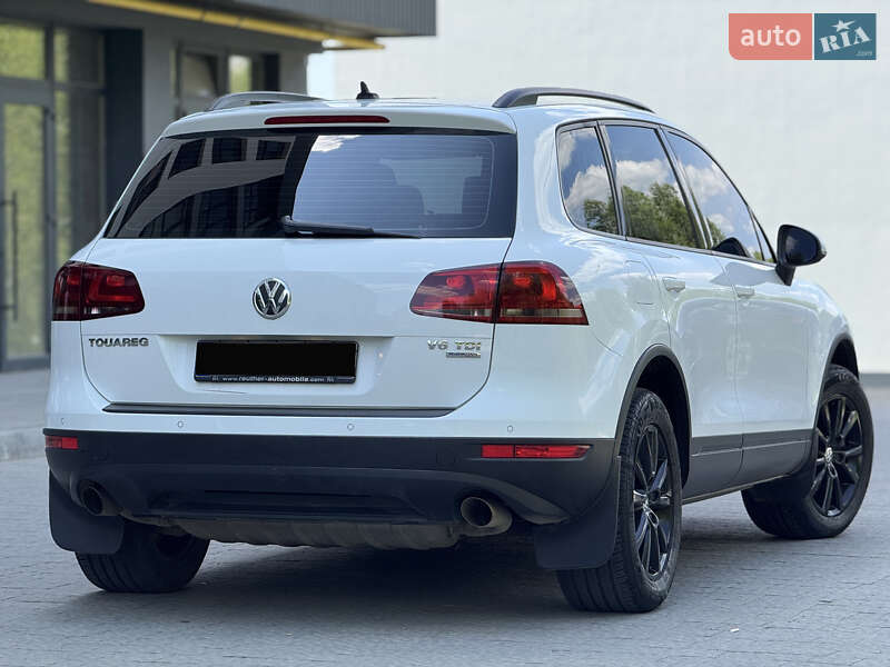 Внедорожник / Кроссовер Volkswagen Touareg 2013 в Львове