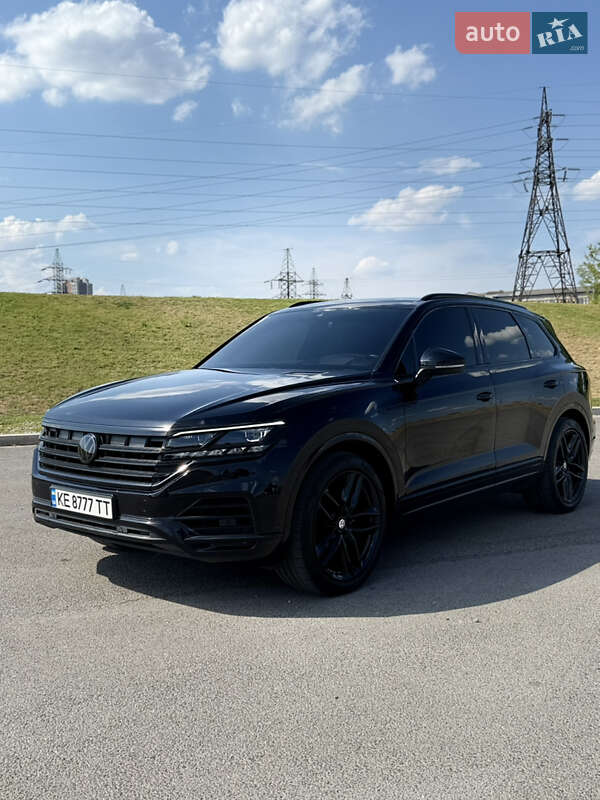 Внедорожник / Кроссовер Volkswagen Touareg 2018 в Днепре