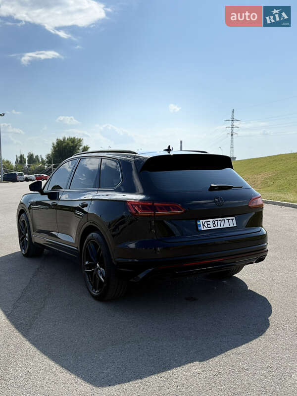 Внедорожник / Кроссовер Volkswagen Touareg 2018 в Днепре