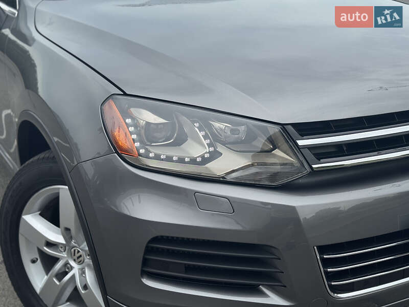 Позашляховик / Кросовер Volkswagen Touareg 2013 в Києві