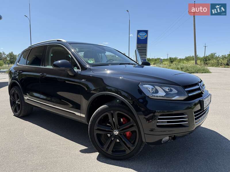 Внедорожник / Кроссовер Volkswagen Touareg 2014 в Кропивницком