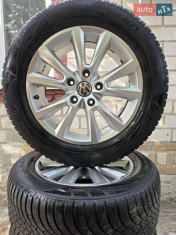 Внедорожник / Кроссовер Volkswagen Touareg 2014 в Кропивницком